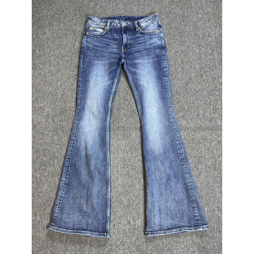 Weekday Flame Women's Low Rise Flared Designer Denim Size 27 x34 Actual 28x31.5